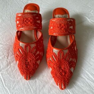 Detailed Woven & Mesh Slides